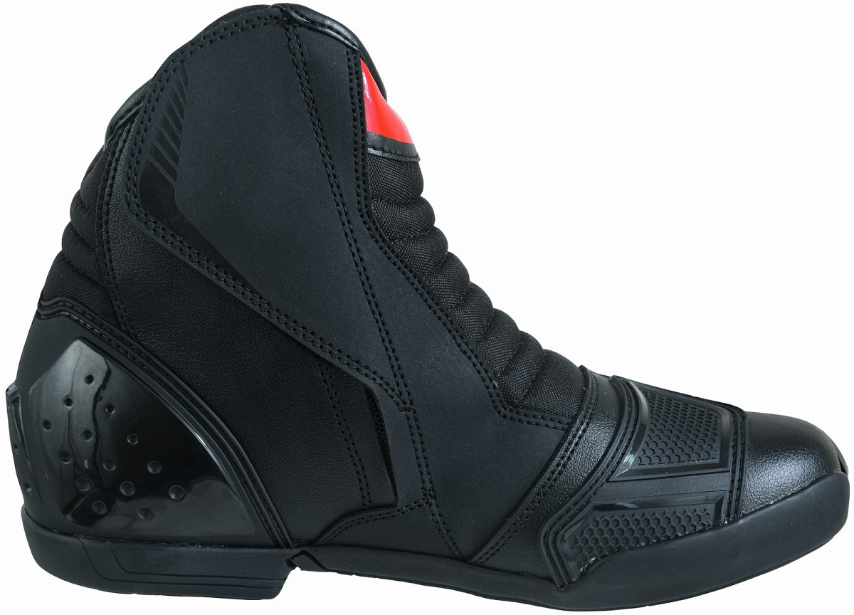 BOTAS DE MOTO CARRETERA ESTILO DEPORTIVO CAÑA CORTA IMPERMEABLES Y TRANSPIRABLES CON HOMOLOGACIÓN CE Y EPI
