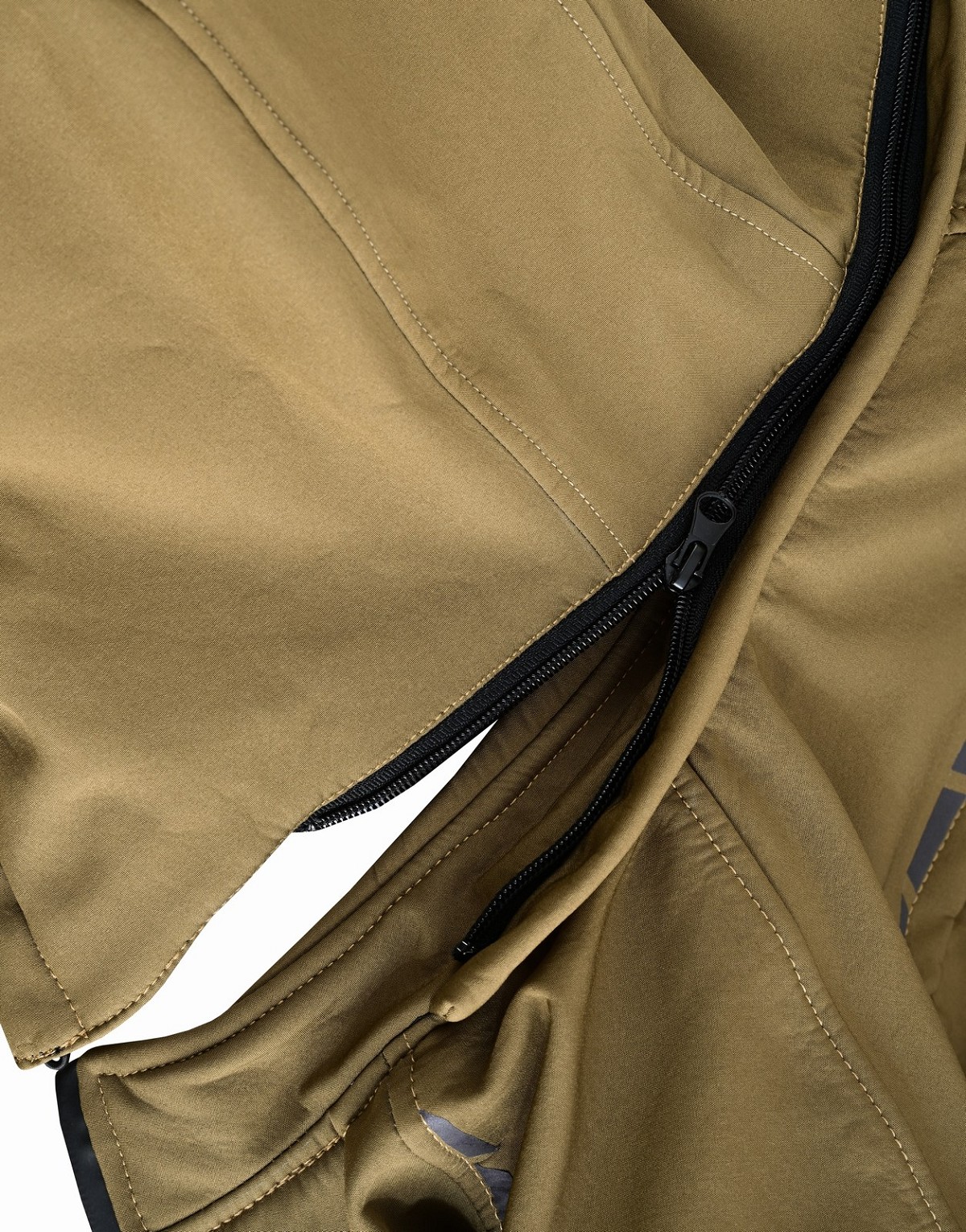 CHAQUETA DE MOTO UNISEX EN TEJIDO SOFTSHELL, NEOPRENO IMPERMEABLE, T&Eacute;RMICO Y PROTECTORES C.E.