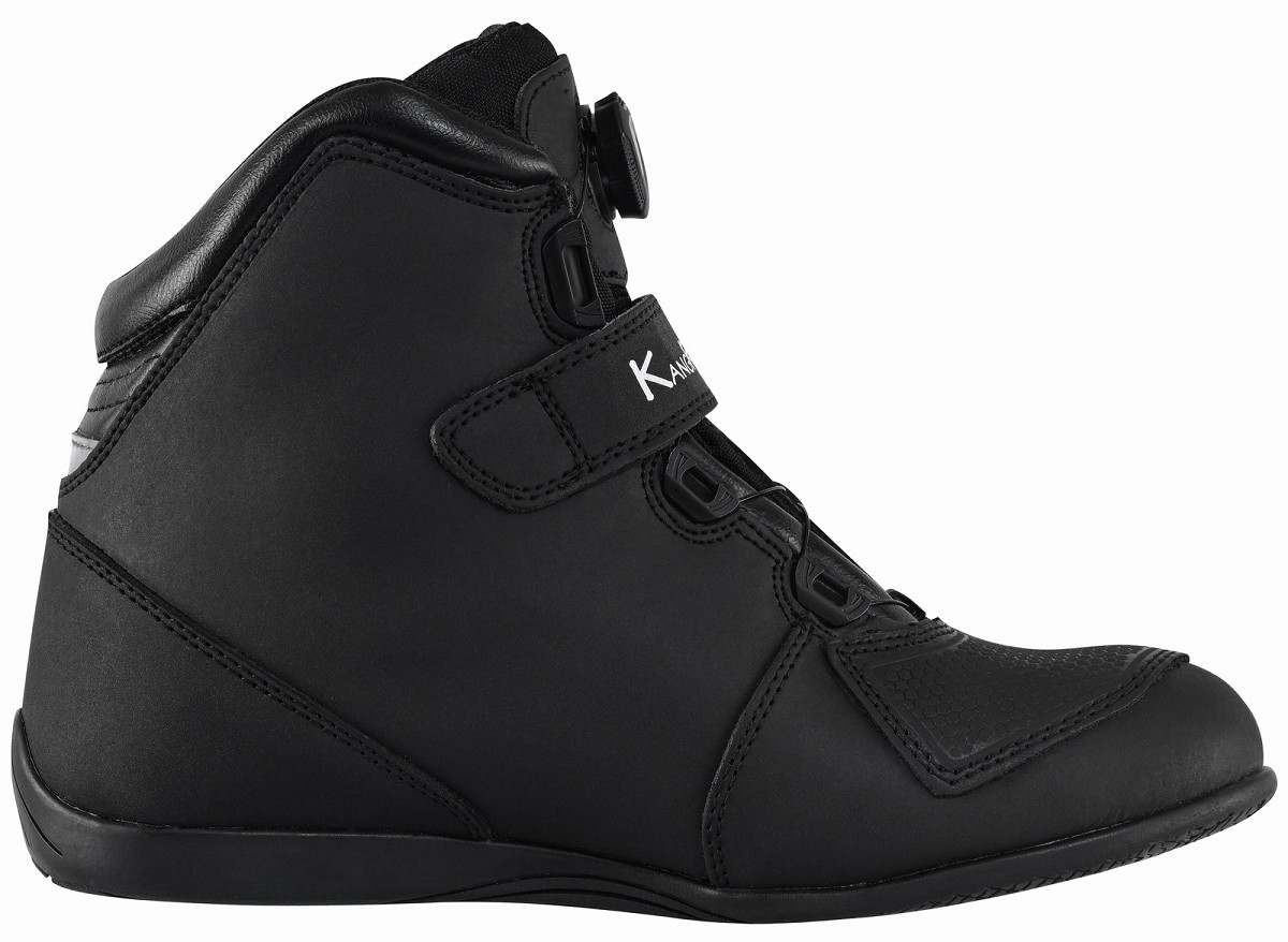 ZAPATILLAS DE MOTO IMPERMEABLES Y TRANSPIRABLES CON HOMOLOGACIÓN CE Y EPI ZAPATILLAS DE MOTO IMPERMEABLES Y TRANSPIRABLES CON HOMOLOGACIÓN CE Y EPI