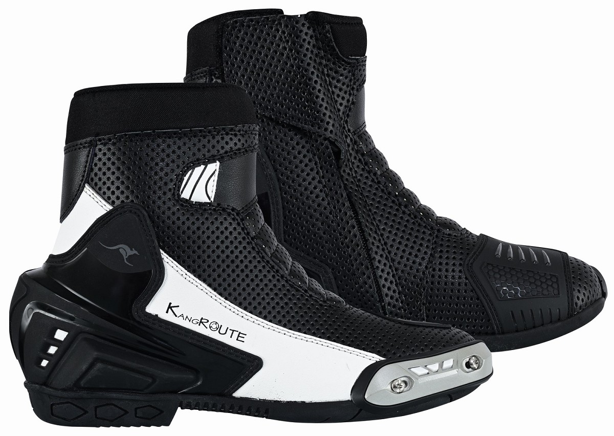 BOTAS DE MOTO DE CARRETERA ESTILO DEPORTIVO, DE CAÑA CORTA/MEDIA, ULTRAPERFORADAS, CON HOMOLOGACIÓN CE Y EPI BOTAS DE MOTO DE CARRETERA ESTILO DEPORTIVO, DE CAÑA CORTA/MEDIA, ULTRAPERFORADAS, CON HOMOLOGACIÓN CE Y EPI