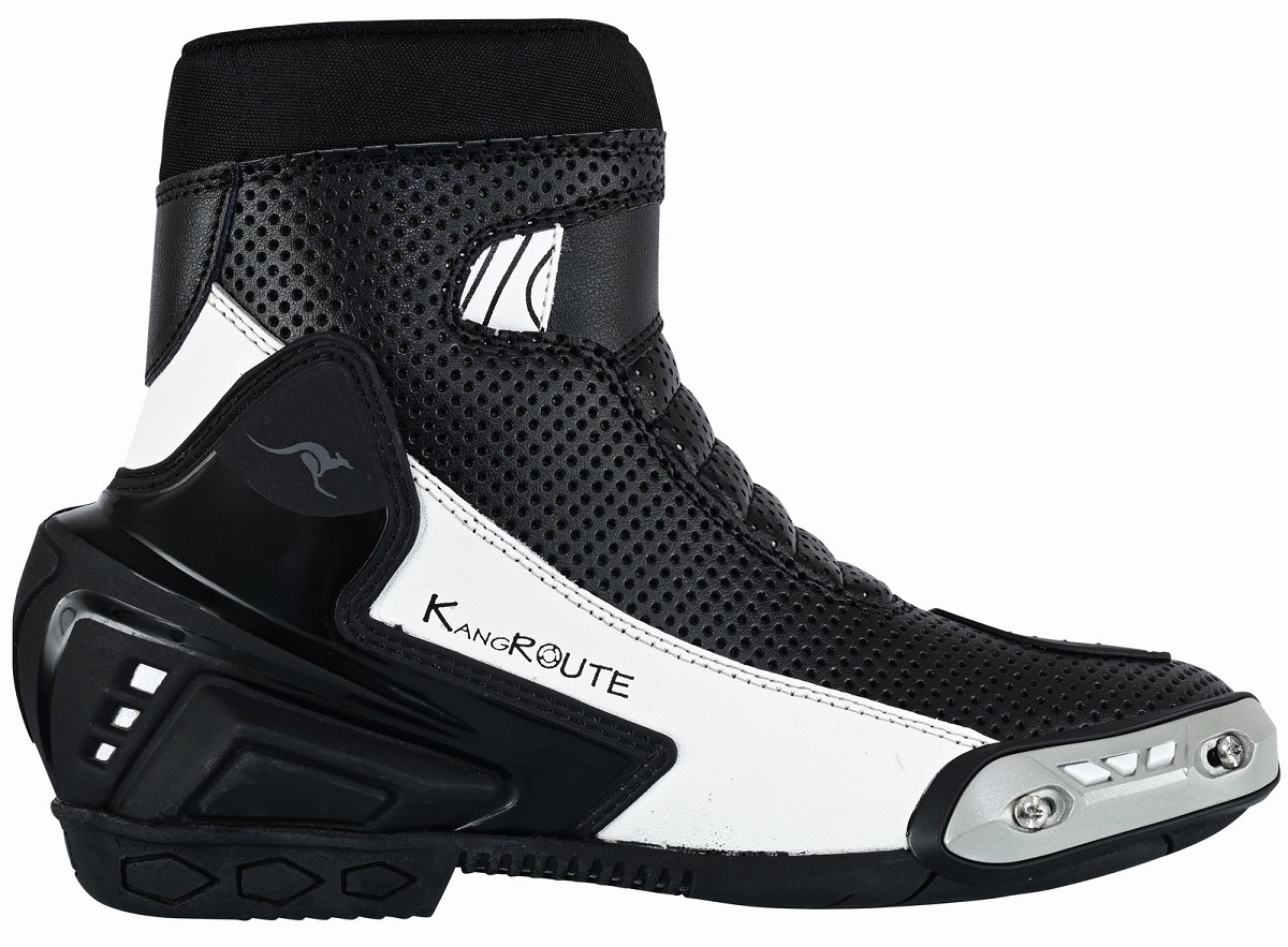 BOTAS DE MOTO DE CARRETERA ESTILO DEPORTIVO, DE CAÑA CORTA/MEDIA, ULTRAPERFORADAS, CON HOMOLOGACIÓN CE Y EPI BOTAS DE MOTO DE CARRETERA ESTILO DEPORTIVO, DE CAÑA CORTA/MEDIA, ULTRAPERFORADAS, CON HOMOLOGACIÓN CE Y EPI