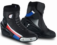 BOTAS DE MOTO DE CARRETERA ESTILO DEPORTIVO, DE CAÑA CORTA/MEDIA, ULTRAPERFORADAS, CON HOMOLOGACIÓN CE Y EPI
